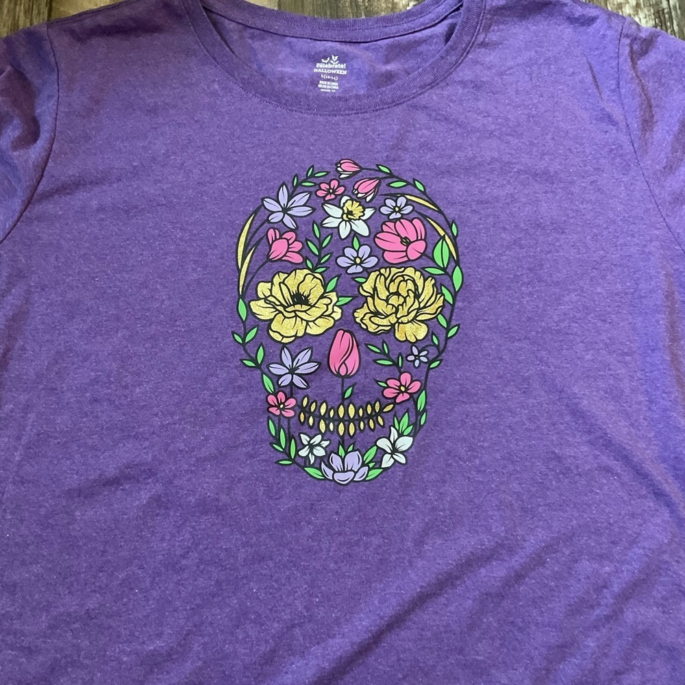 Celebrate Halloween Graphic T-Shirt size Large and X-Large Available - Picture 4 of 5